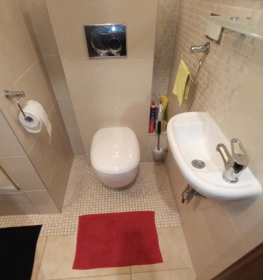 Niewielki Pokoj Jedno Lub Dwuosobowy W Duzym Mieszkaniu W Gdansk Wrzeszcz Ul Smoluchowskiego Kolo Akademii Medycznej - Cooliving Dış mekan fotoğraf