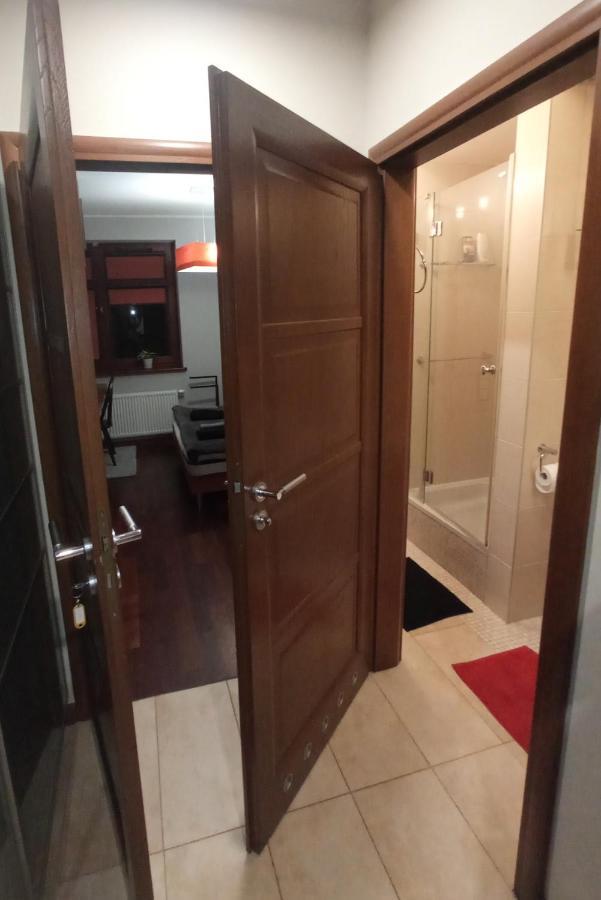 Niewielki Pokoj Jedno Lub Dwuosobowy W Duzym Mieszkaniu W Gdansk Wrzeszcz Ul Smoluchowskiego Kolo Akademii Medycznej - Cooliving Dış mekan fotoğraf